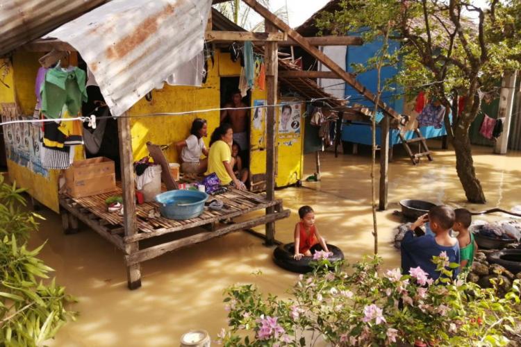 تصاویر وقوع طوفان در شب کریسمس در فیلیپین,عکس های وقوع طوفان در شب کریسمس در فیلیپین,تصاویر میلاد کریسمس