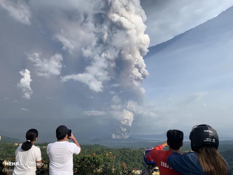 تصاویر فوران آتشفشان در فیلیپین,عکس های فوران آتشفشان در فیلیپین‎,تصاویربارش خاکستر آتشفشان