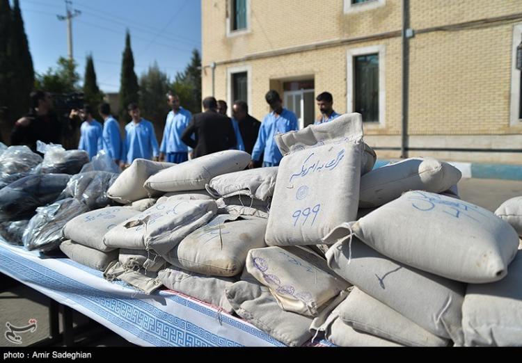 تصاویر دستگیری سارقین درون خودرویی در شیراز,عکس های دستگیری سارقین درون خودرویی در شیراز,تصاویر کشفیات مواد مخدر د شیراز