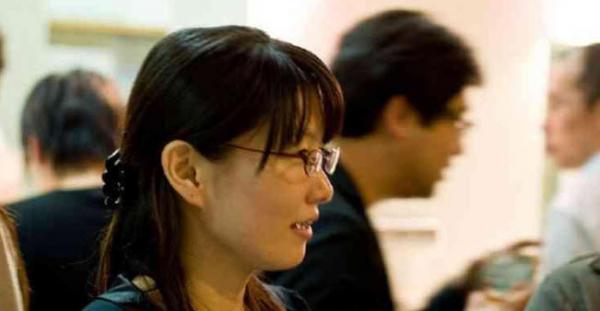 ممنوعیت عینک زدن زنان در شرکت‌های ژاپنی,اخبار جالب,خبرهای جالب,خواندنی ها و دیدنی ها