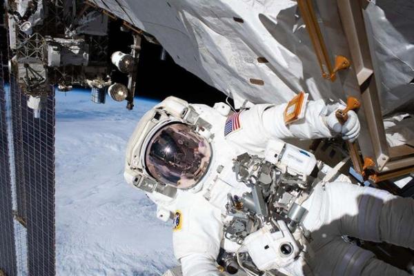 پیاده‌روی فضایی در ماه ژانویه ۲۰۲۰,اخبار علمی,خبرهای علمی,نجوم و فضا