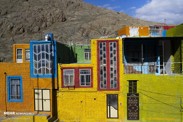 تصاویر خانه‌های رنگارنگ در اراک,عکس های خانه‌های رنگارنگ در اراک,تصاویر دیوار‌های منازل مسکونی شهر اراک