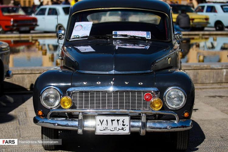 تصاویر همایش خودروهای تاریخی در اصفهان,عکس های نمایشگاه خودرو در اصفهان,تصاویر خودروهای تاریخی در اصفهان