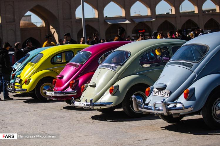 تصاویر همایش خودروهای تاریخی در اصفهان,عکس های نمایشگاه خودرو در اصفهان,تصاویر خودروهای تاریخی در اصفهان