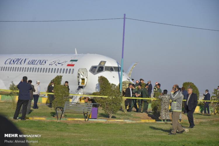 تصاویر هواپیمای مسافری تهران به ماهشهر,عکس های سقوط هواپیمای مسافری تهران به ماهشهر,تصاویر حادثه هواپیمای تهران به ماهشهر