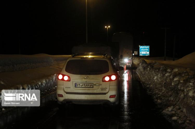 تصاویر ترافیک سنگین در جاده‌های برفی گیلان,عکس های جاده های گیلان,تصاویر بارش برف در گیلان