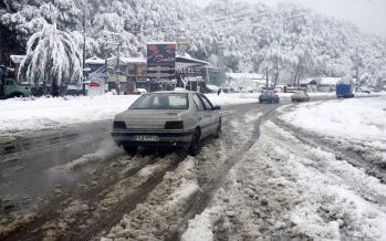 هشدار کاهش دما، مهآلودگی و لغزندگی جادههای کشور بارش برف در نقاط مختلف کشور,اخبار اجتماعی,خبرهای اجتماعی,وضعیت ترافیک و آب و هوا