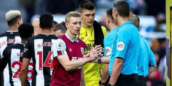 ممنوعیت دست دادن بازیکنان و داوران,اخبار فوتبال,خبرهای فوتبال,حواشی فوتبال