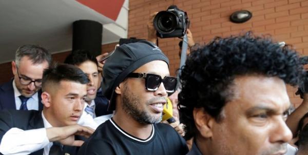 تصویر رونالدینیو در زندان پاراگوئه,اخبار فوتبال,خبرهای فوتبال,حواشی فوتبال