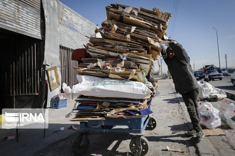 تصاویر خرید و فروش زباله در اطراف تهران,عکس های خرید و فروش زباله,تصاویر فقر در ایران