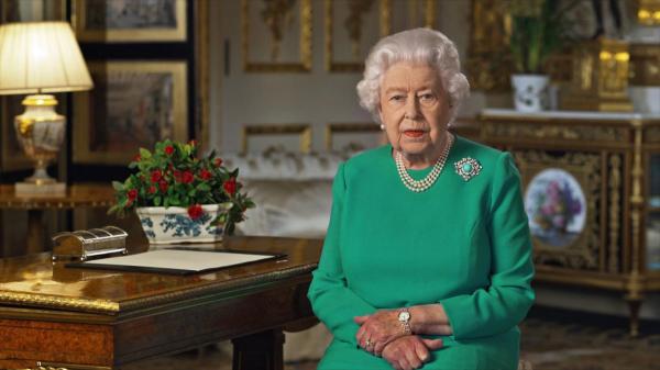 شوخی با لباس ملکه انگلیس,اخبار سیاسی,خبرهای سیاسی,سیاست