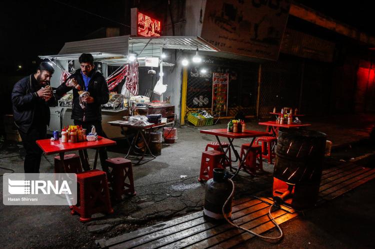 تصاویر اغذیه پزهای خیابانی,عکس های اغذیه پزی های سیار,تصاویر فروش ساندویچ در روزهای کرونایی
