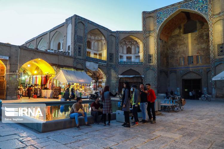 تصاویر میدان امام اصفهان,عکس های فاصله گذاری اجتماعی,تصاویر اصفهان