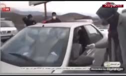 یک شهروند در پاسخ به خبرنگار صداوسیما: قرار بود دولت پول بریزه به حسابمان که در خانه بمانیم