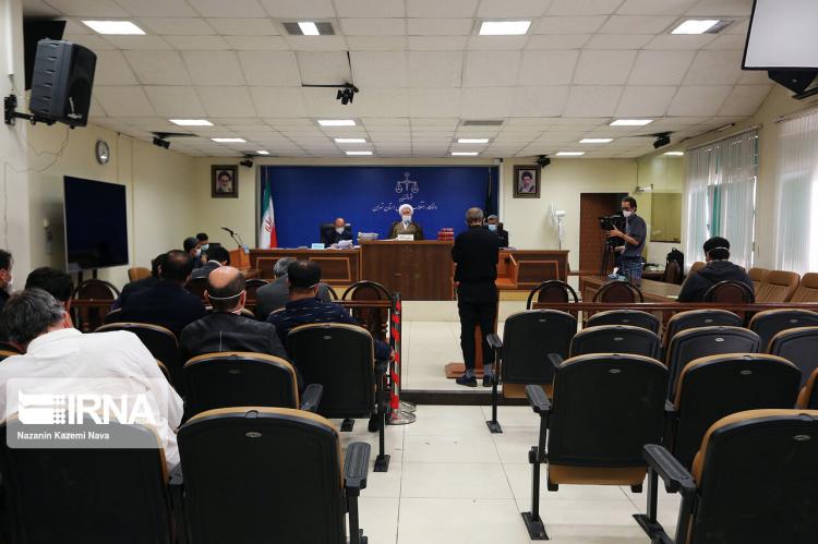تصاویر دادگاه رسیدگی به پرونده حسن خویی,عکس های دادگاه متهمان اقتصادی در 21 اردیهبشت,تصاویری از دادگاه حسن خویی و 20 متهم دیگر