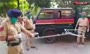 فیلم/ ابزار پلیس هند برای بازداشت افراد خاطی در بحبوحه کرونا