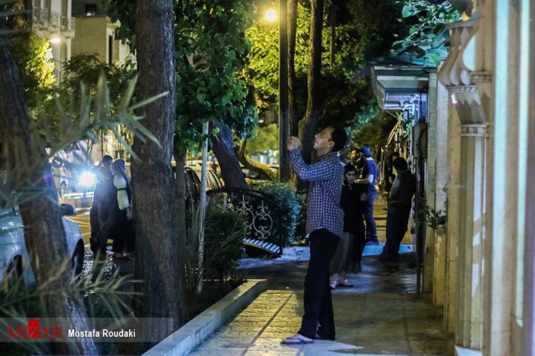 تصاویر زلزله تهران,عکس های مردم بعد از وقوع زلزله در تهران,تصاویر مردم تهران در خیابان بعد از زلزله