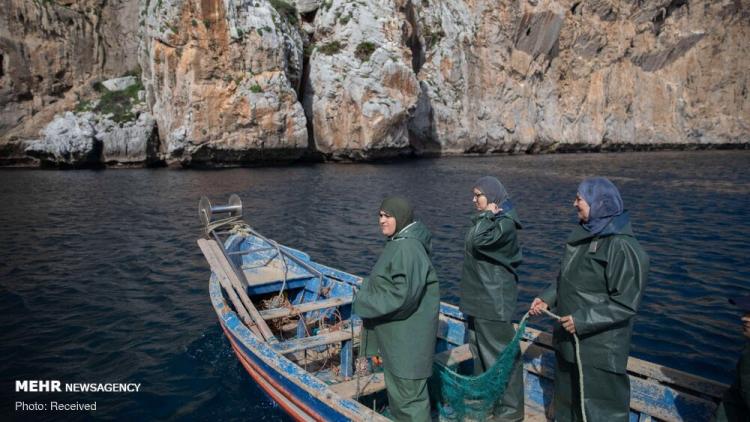 تصاویر زنان ماهیگیر مراکش,عکس های ماهگیری زنان,تصاویر ماهیگیری زنان در مراکش