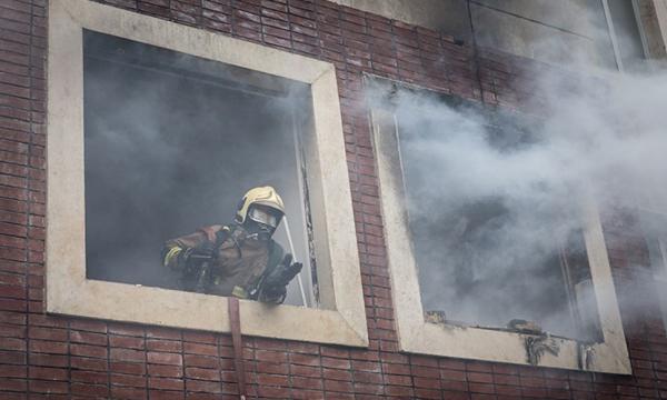 آتش‌سوزی مهیب مجتمع مسکونی در رشت,اخبار حوادث,خبرهای حوادث,حوادث امروز