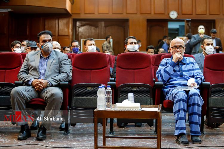 تصاویر اولین جلسه رسیدگی به اتهامات اکبر طبری,عکس های دادگاه اکبر طبری,تصاویری از دادگاه اکبر طبری