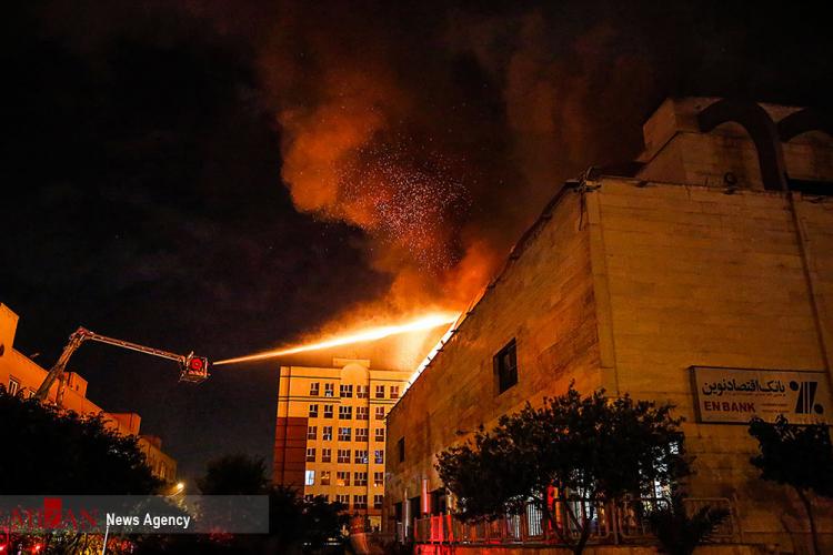 تصاویر آتش سوزی مجتمع تجاری زیتون,عکس های آتش گرفتن مجتمع زیتون,تصاویر مجتمع تجاری زیتون بعد از آتش سوزی