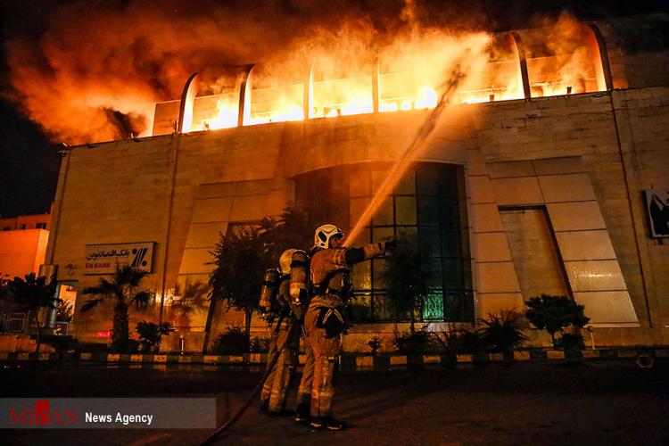 تصاویر آتش سوزی مجتمع تجاری زیتون,عکس های آتش گرفتن مجتمع زیتون,تصاویر مجتمع تجاری زیتون بعد از آتش سوزی
