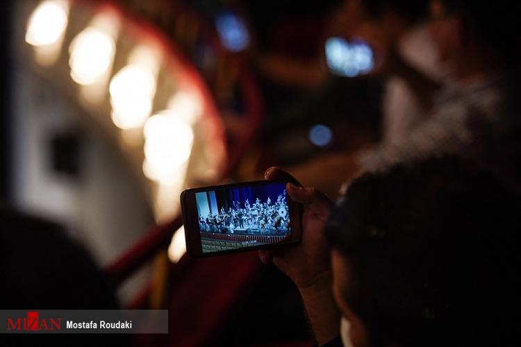 تصاویر کنسرت همایون شجریان,عکس های کنسرت آنلاین همایون شجریان,تصاویری از کنسرت همایون شجریان در 9 خرداد