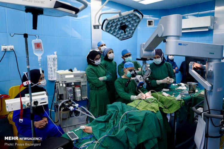 تصاویر نخستین جراحی کاشت حلزون شنوایی در شمال کشور,عکس های جراحی کاشت حلزون شنوایی,تصاویری از کاشت حلزون شنوایی گوش در ایران