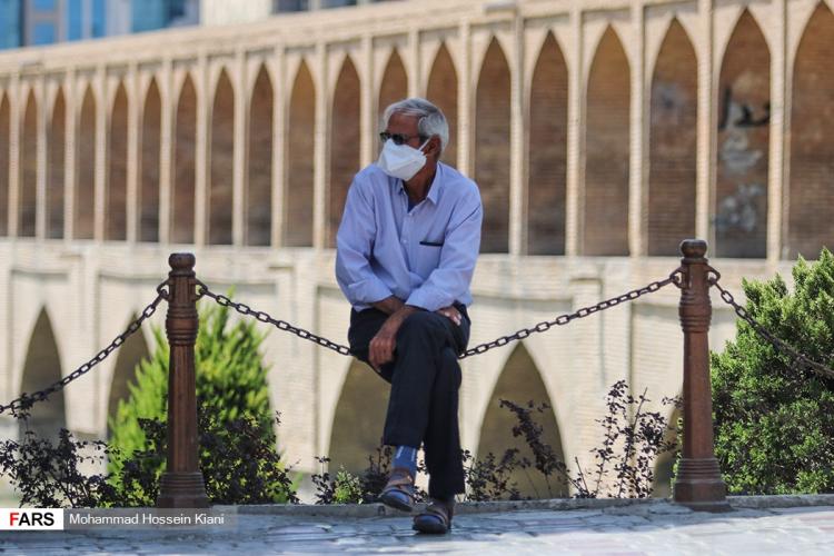 تصاویر زدن ماسک اجباری در اصفهان,عکس های طرح ماسک اجباری در اصفهان,تصاویر مردم اصفهان در شرایط کرونایی