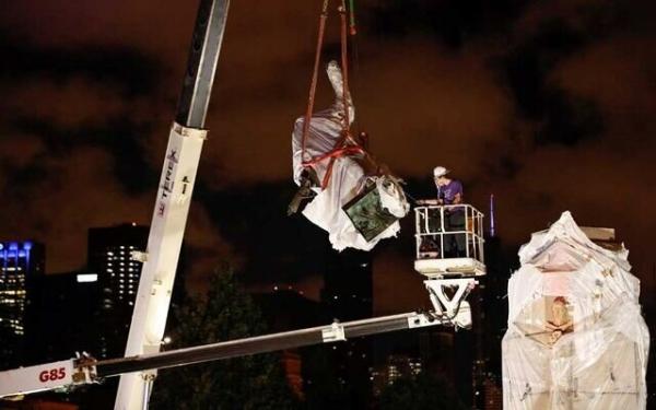پایین کشیدن مجسمه کریستوف کلمب,اخبار سیاسی,خبرهای سیاسی,اخبار بین الملل