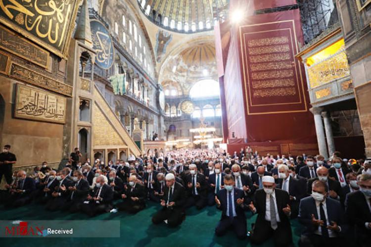 تصاویر اولین نماز جمعه در مسجد ایا صوفیه,عکس های مسجد ایا صوفیه,تصاویر نماز خواندن در مسجد ایا صوفیه