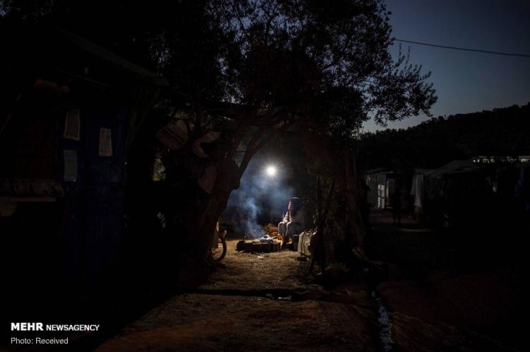 تصاویر نگرانی‌ها از شیوع کرونا در بزرگترین اردوگاه پناهجویان یونان,عکس های پناهجویان یونان,تصاویر ترس از شیوع کرونا در پناهجویان یونان