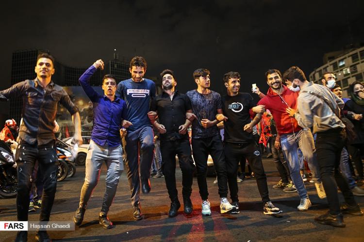 تصاویر شادی هواداران پرسپولیس پس از صعود به فینال آسیا,تصاویر خوشحالی طرفداران پرسپولیس,تصاویر خوشحالی هواداران پرسپولیس پس از شکست النصر