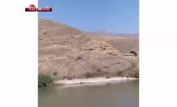 فیلم/ ارتش آذربایجان درحال پیشروی و تشویق ایرانی‌ها لب مرز!
