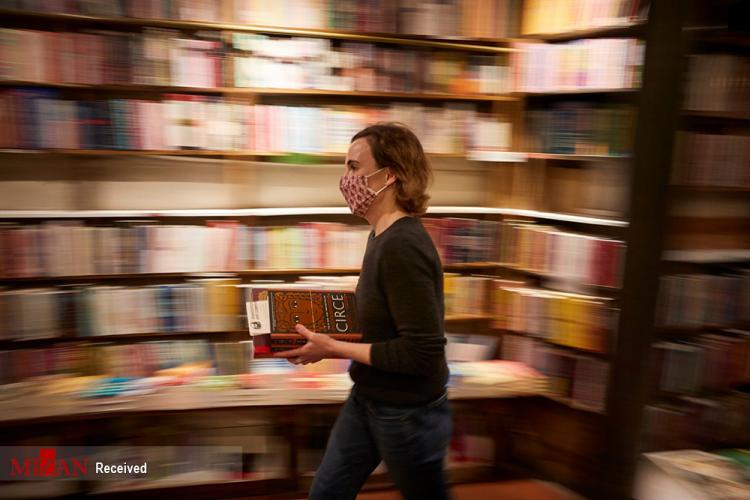 تصاویر مشهور‌ترین کتاب فروشی جهان,عکس های مشهور‌ترین کتاب فروشی جهان در پاریس,تصاویری از مشهور‌ترین کتاب فروشی جهان در فرانسه