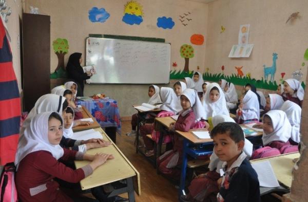 بازگشایی مدارس با جمعیت کم در مناطق آبی,تعطیلی مدارس به دلیل کرونا