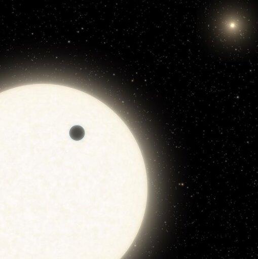 سیارات جدید,حضور یک سیاره در اطراف سه ستاره