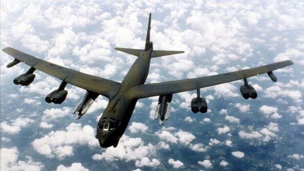 حرکت دو بمب‌افکن بوئینگ بی-۵۲ به سوی خلیج فارس,بمب افکن در خلیج فارس