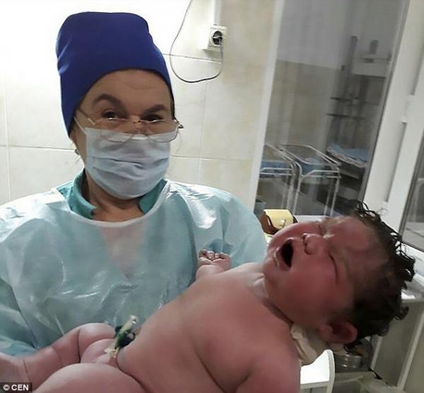 تولد نوزاد 6 کیلویی در روسیه,نوزاد شش کیلویی