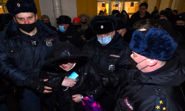 اعتراض ها علیه دستگیری رهبر مخالفان روس,دستگیری الکسی ناوالنیی