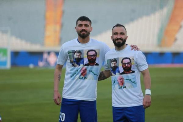 دیدار استقلال و سایپا,تصویر پرسپولیسی‌ها روی پیراهن دو بازیکن استقلال