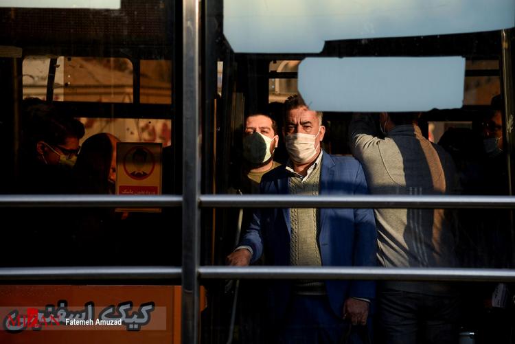 تصاویر کرونا در صف اتوبوس,عکس های مردم در در صف اتوبوس در شرایط کرونا,تصاویر صف های اتوبوس در شرایط کرونایی کشور