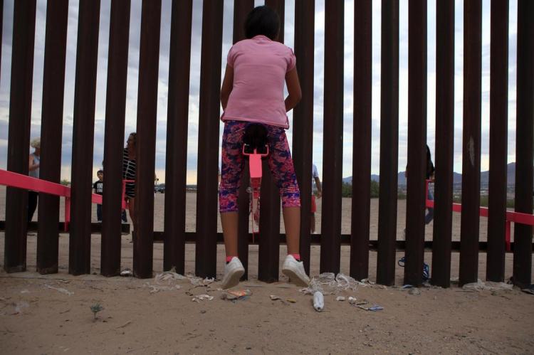 الاکلنگ‌های مرز آمریکا و مکزیک برنده بهترین طراحی سال 2020,تصاویر مرز مکزیک و آمریکا,عکس های الاکلنگ‌های مرز آمریکا و مکزیک