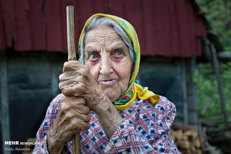 تصاویری از جامعه زن سالار در اروپا,عکس های زن سالاری در اروپا,عکس های زنان پیرزن های اروپایی