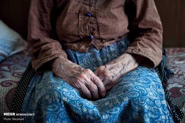 تصاویری از جامعه زن سالار در اروپا,عکس های زن سالاری در اروپا,عکس های زنان پیرزن های اروپایی