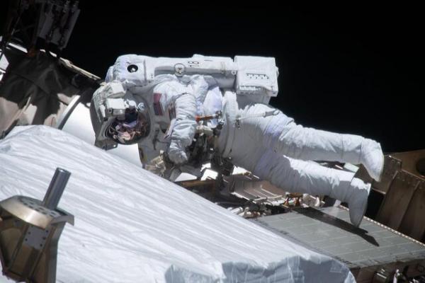 پیاده روی فضانوردان ناسا,عکس پیاده روی فضانوردان