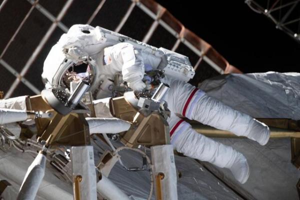 پیاده روی فضانوردان ناسا,عکس پیاده روی فضانوردان