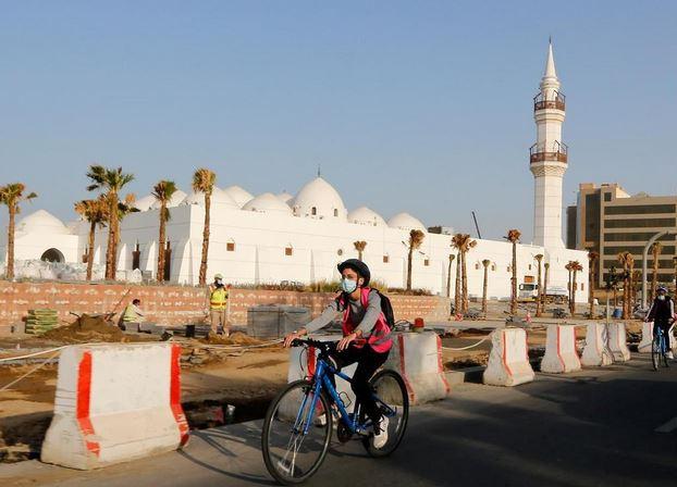 تصاویر دوچرخه سواری زنان و دختران در عربستان,عکس های دوچرخه سواری در عربستان,تصاویر دوچرخه سواری زنان عرب