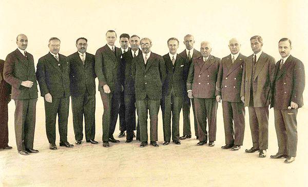 حسینقلی‌خان نواب,سوءاستفاده از بانک ملی,دوره پهلوی