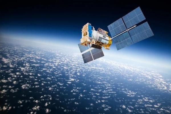 کاربرد ماهواره های اولیه در فضا